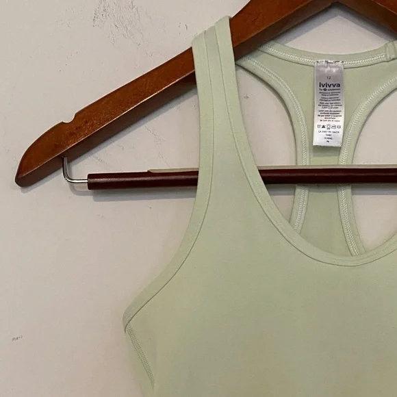😍2/$20 Lululemon Ivivva Sz 12 Pastel Green Tank Like New - Picture 3 of 7